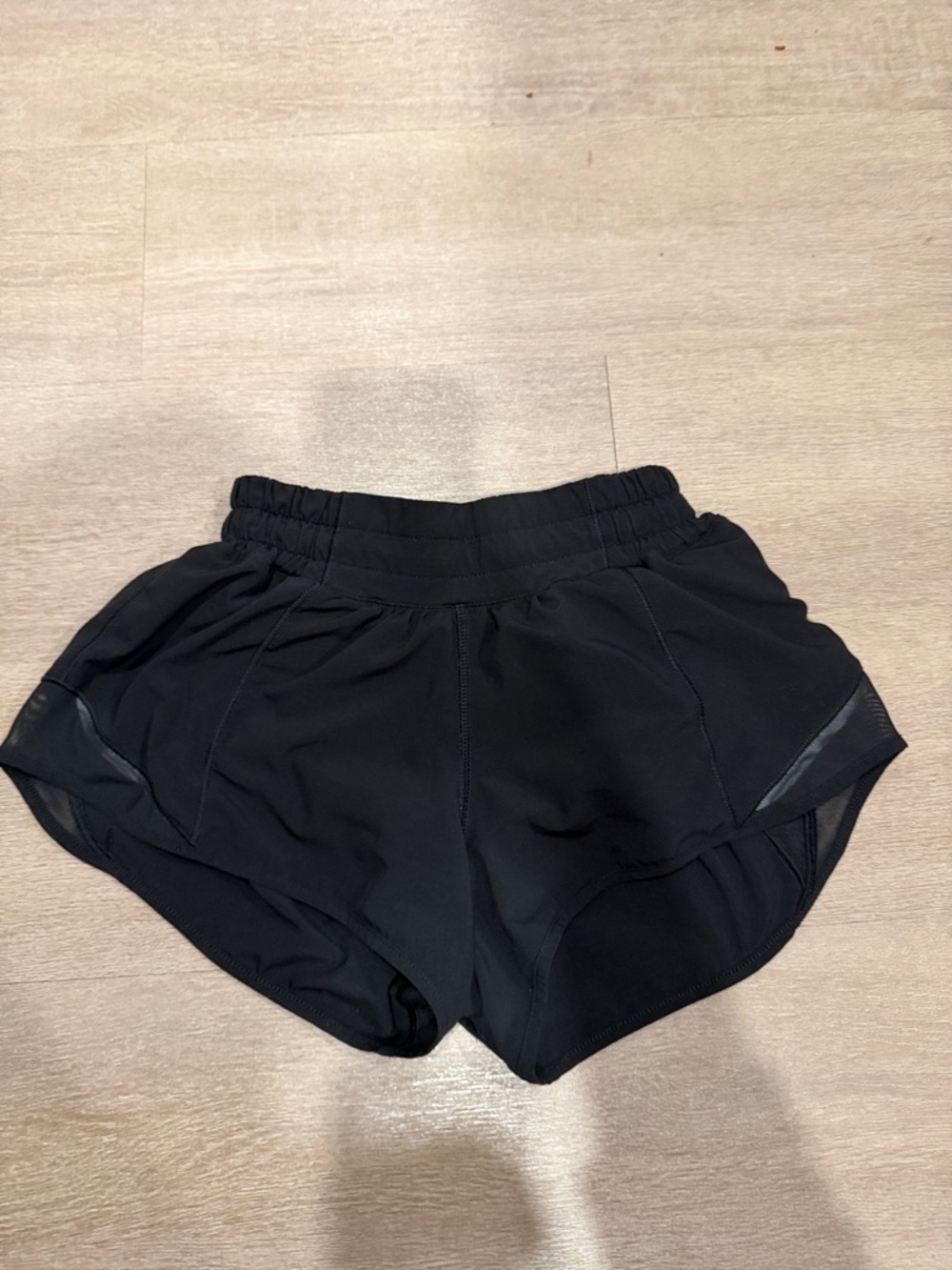 Lululemon Black Women's Hotty Hots 2.5 Shorts - Size 0! Great Condition